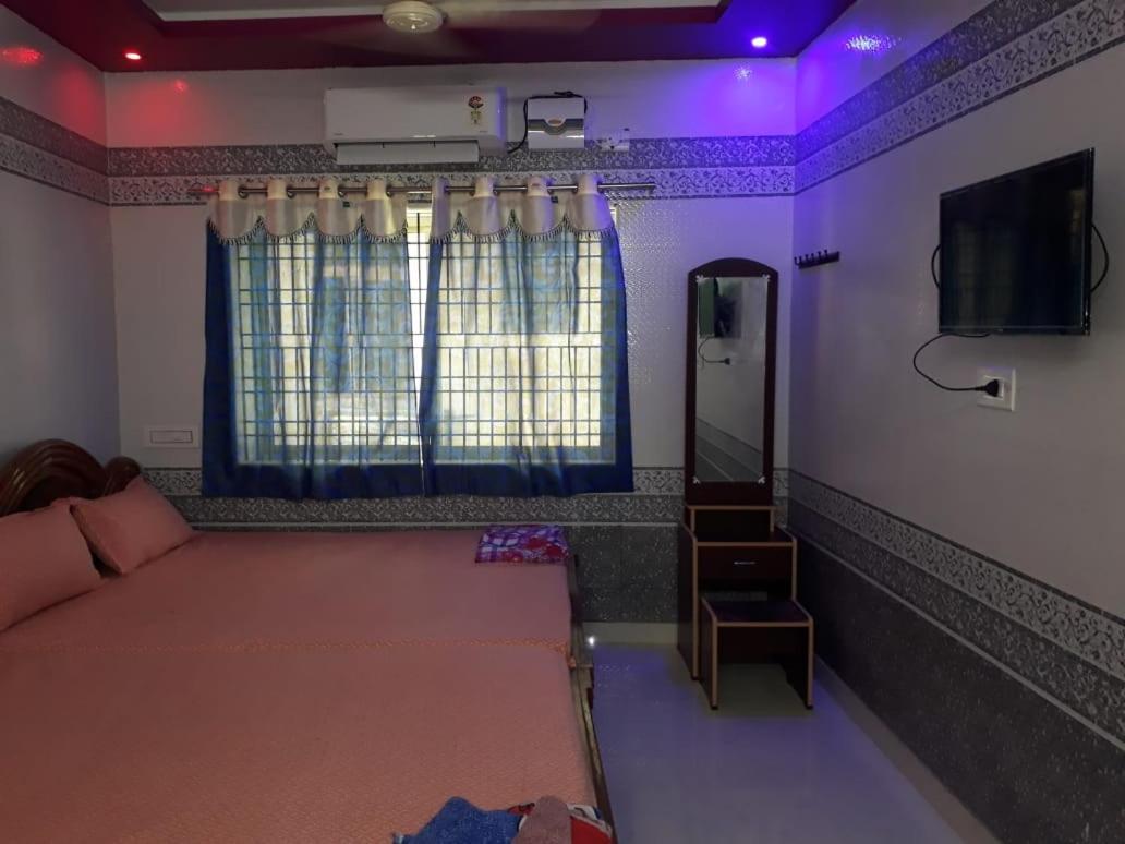 Sri Priya Lodge Dharmapuri Exteriér fotografie